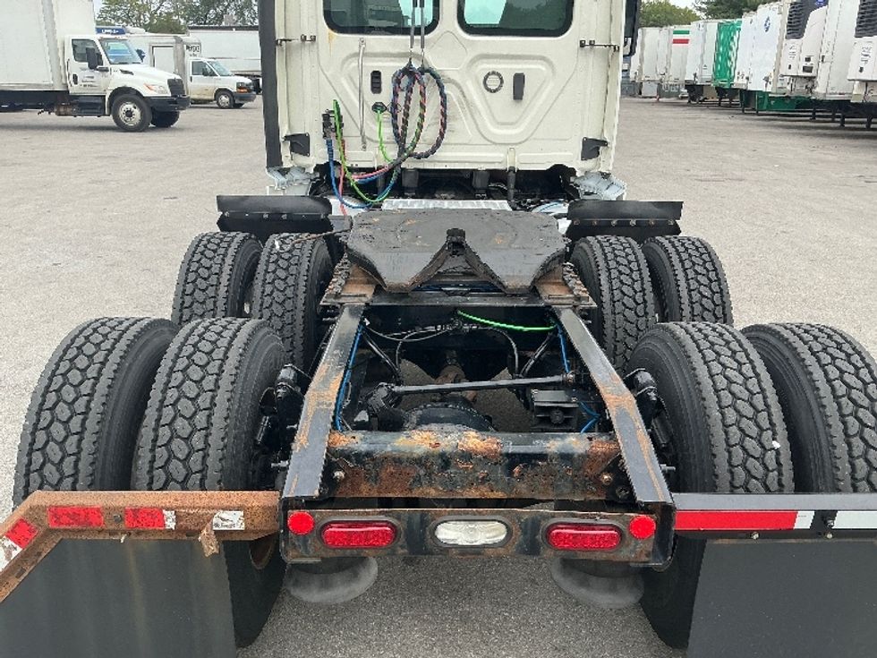 Day Cab Tractor-Heavy Duty Tractors-Freightliner-2019-Cascadia 12564ST-Lexington-KY-615,951\n\t\tmiles-$ 27,750 - Image 6