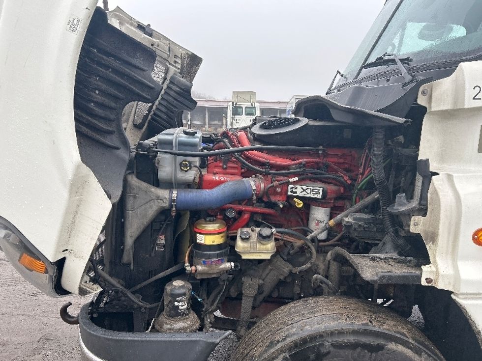 Day Cab Tractor-Heavy Duty Tractors-Freightliner-2019-Cascadia 12564ST-Londonderry-NH-311,672\n\t\tmiles-$ 32,500 - Image 16