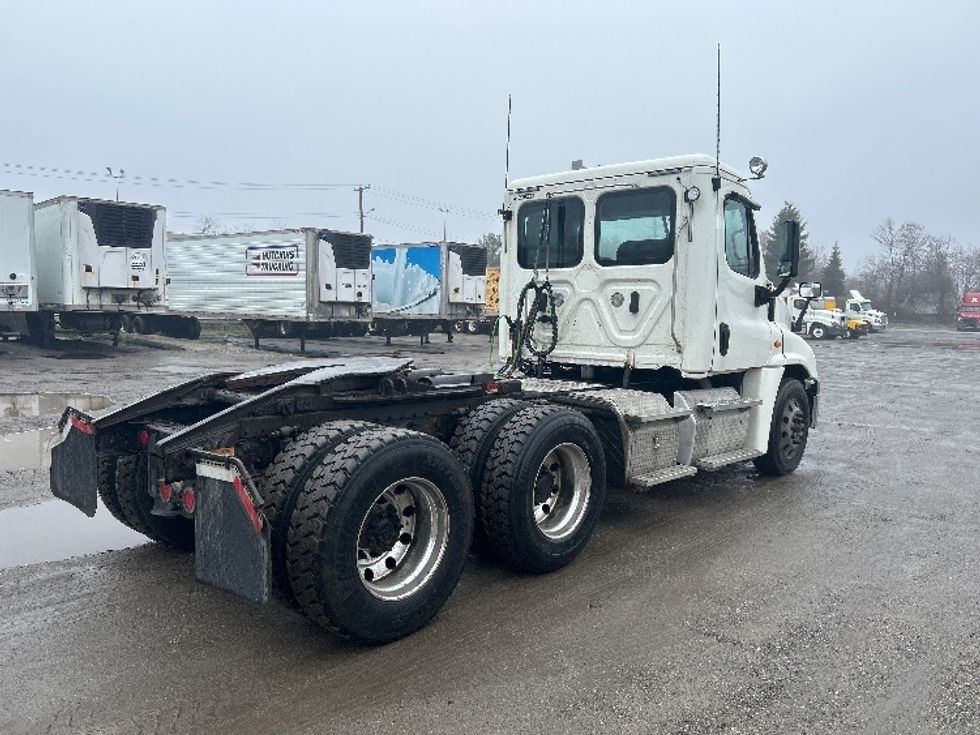 Day Cab Tractor-Heavy Duty Tractors-Freightliner-2019-Cascadia 12564ST-Londonderry-NH-311,672\n\t\tmiles-$ 32,500 - Image 7