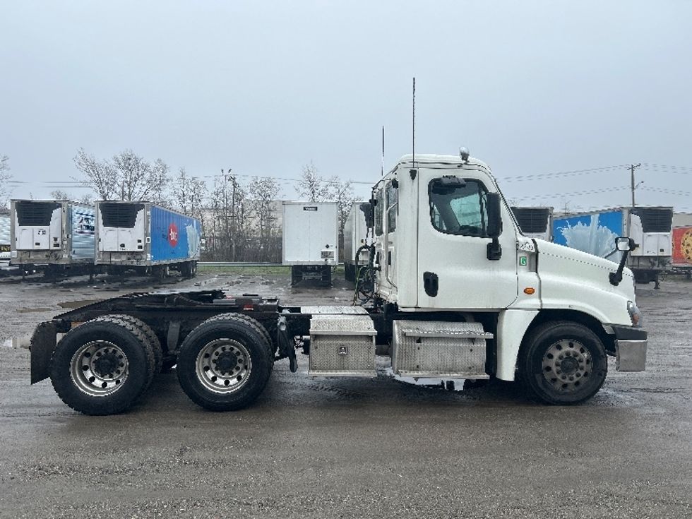 Day Cab Tractor-Heavy Duty Tractors-Freightliner-2019-Cascadia 12564ST-Londonderry-NH-311,672\n\t\tmiles-$ 32,500 - Image 8