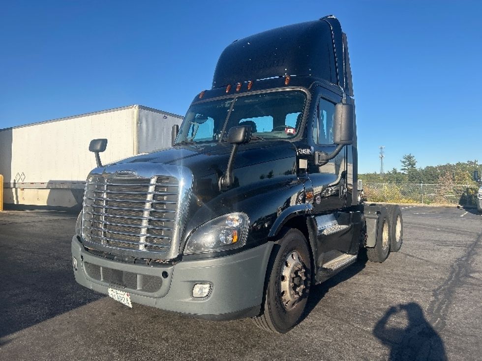Day Cab Tractor-Heavy Duty Tractors-Freightliner-2019-Cascadia 12564ST-Londonderry-NH-423,825\n\t\tmiles-$ 34,250 - Image 3