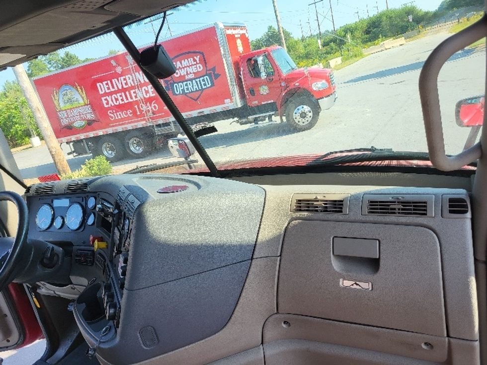 Day Cab Tractor-Heavy Duty Tractors-Freightliner-2019-Cascadia 12564ST-Londonderry-NH-445,089\n\t\tmiles-$ 36,250 - Image 13