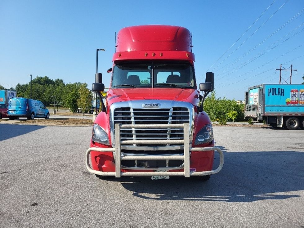 Day Cab Tractor-Heavy Duty Tractors-Freightliner-2019-Cascadia 12564ST-Londonderry-NH-445,089\n\t\tmiles-$ 36,250 - Image 2