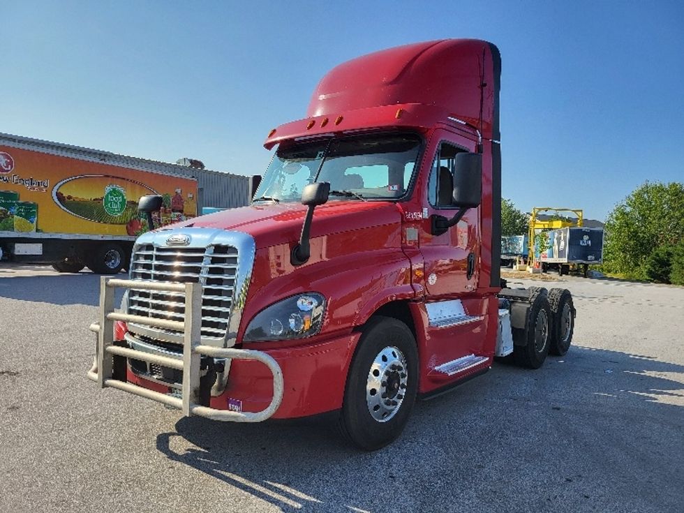 Day Cab Tractor-Heavy Duty Tractors-Freightliner-2019-Cascadia 12564ST-Londonderry-NH-445,089\n\t\tmiles-$ 36,250 - Image 3