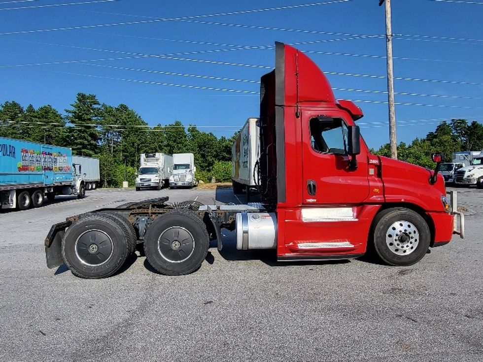 Day Cab Tractor-Heavy Duty Tractors-Freightliner-2019-Cascadia 12564ST-Londonderry-NH-445,089\n\t\tmiles-$ 36,250 - Image 8
