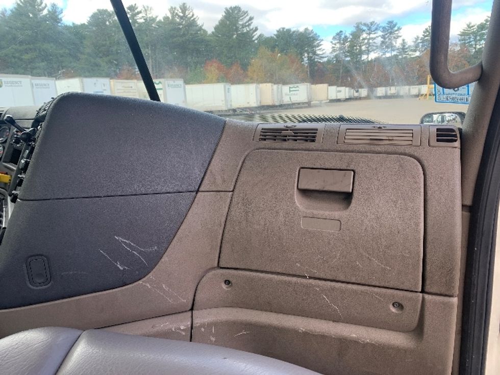 Day Cab Tractor-Heavy Duty Tractors-Freightliner-2019-Cascadia 12564ST-Londonderry-NH-505,719\n\t\tmiles-$ 27,250 - Image 13