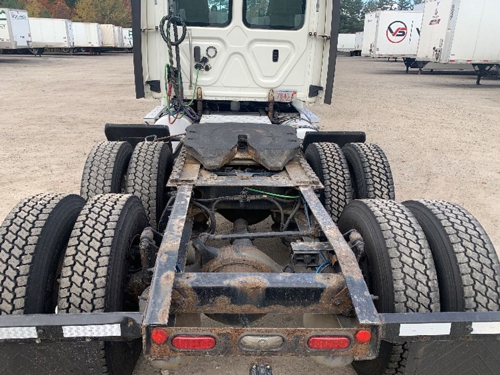 Day Cab Tractor-Heavy Duty Tractors-Freightliner-2019-Cascadia 12564ST-Londonderry-NH-505,719\n\t\tmiles-$ 27,250 - Image 6