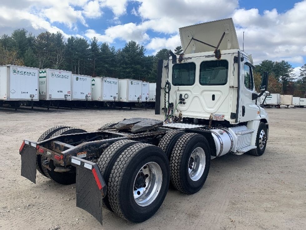 Day Cab Tractor-Heavy Duty Tractors-Freightliner-2019-Cascadia 12564ST-Londonderry-NH-505,719\n\t\tmiles-$ 27,250 - Image 7