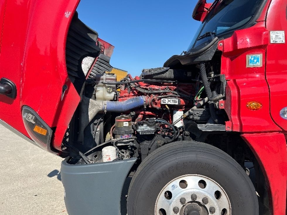 Day Cab Tractor-Heavy Duty Tractors-Freightliner-2019-Cascadia 12564ST-Louisville-KY-676,288\n\t\tmiles-$ 24,250 - Image 16