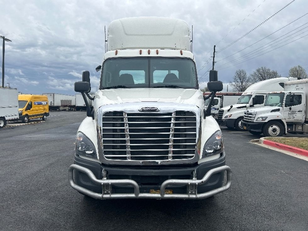 Day Cab Tractor-Heavy Duty Tractors-Freightliner-2019-Cascadia 12564ST-Lowell-AR-481,418\n\t\tmiles-$ 32,250 - Image 2