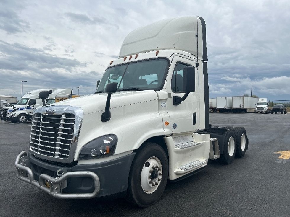 Day Cab Tractor-Heavy Duty Tractors-Freightliner-2019-Cascadia 12564ST-Lowell-AR-481,418\n\t\tmiles-$ 32,250 - Image 3