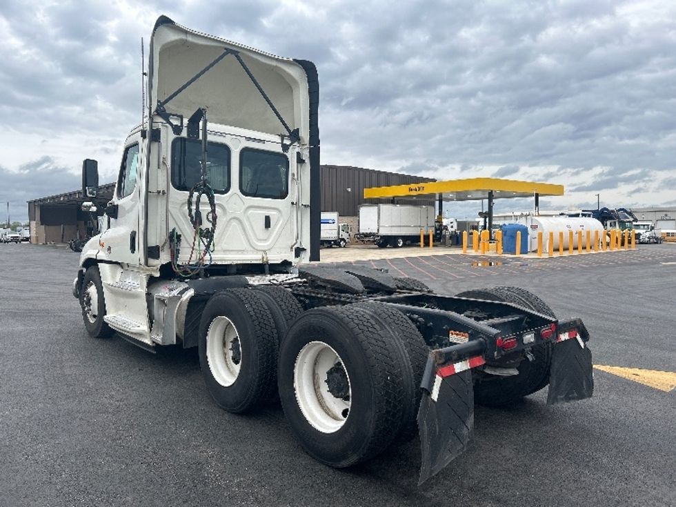 Day Cab Tractor-Heavy Duty Tractors-Freightliner-2019-Cascadia 12564ST-Lowell-AR-481,418\n\t\tmiles-$ 32,250 - Image 5