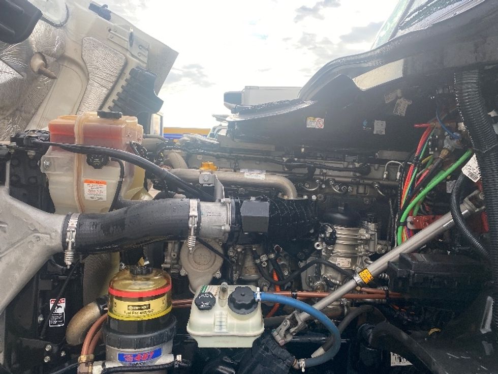 Day Cab Tractor-Heavy Duty Tractors-Freightliner-2019-Cascadia 12564ST-Lubbock-TX-294,309\n\t\tmiles-$ 43,750 - Image 16