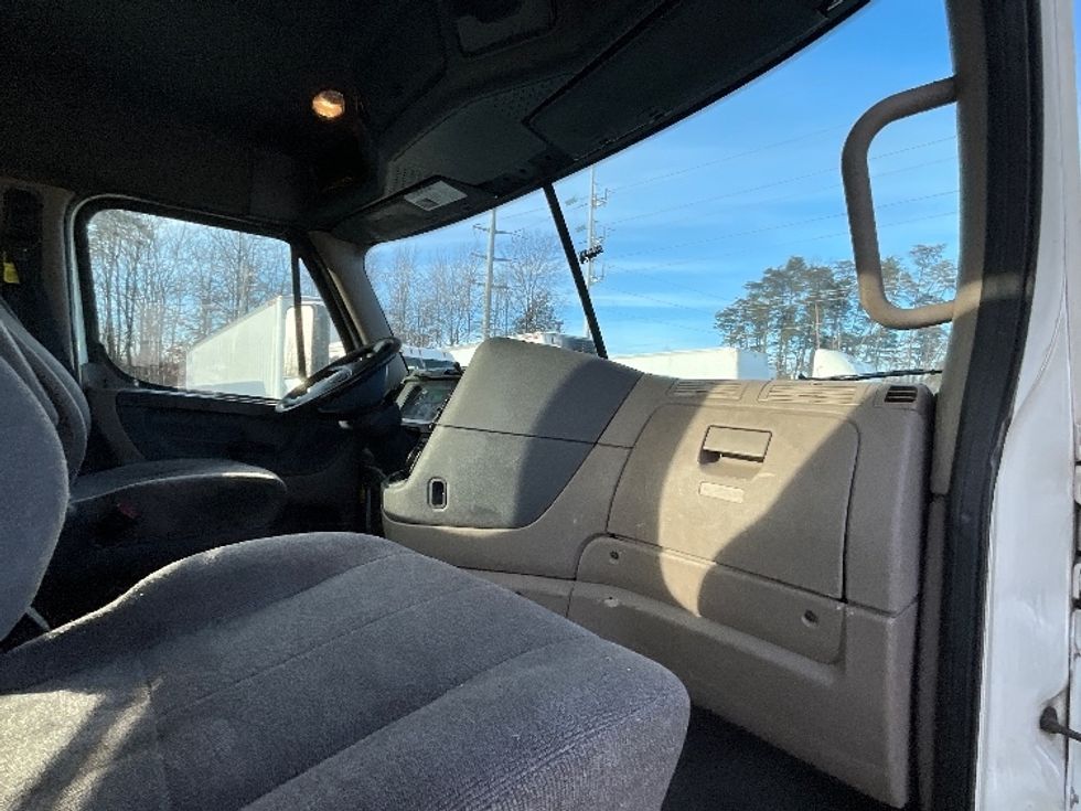 Day Cab Tractor-Heavy Duty Tractors-Freightliner-2019-Cascadia 12564ST-Manassas-VA-218,727\n\t\tmiles-$ 44,250 - Image 13