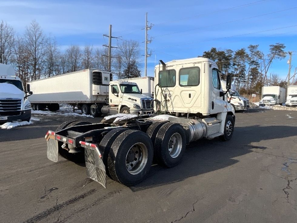 Day Cab Tractor-Heavy Duty Tractors-Freightliner-2019-Cascadia 12564ST-Manassas-VA-218,727\n\t\tmiles-$ 44,250 - Image 7