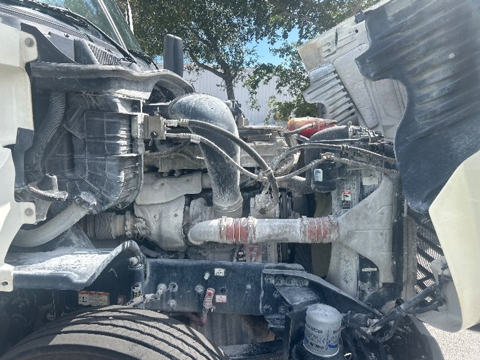 Day Cab Tractor-Heavy Duty Tractors-Freightliner-2019-Cascadia 12564ST-Medley-FL-493,569\n\t\tmiles-$ 34,750 - Image 15