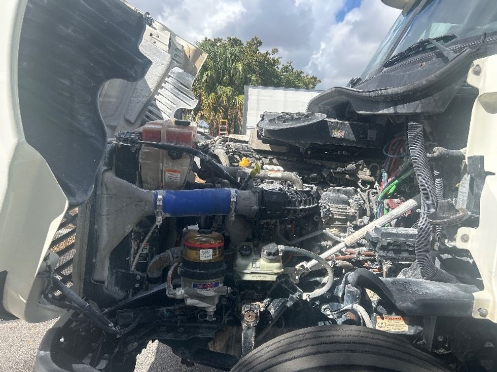 Day Cab Tractor-Heavy Duty Tractors-Freightliner-2019-Cascadia 12564ST-Medley-FL-493,569\n\t\tmiles-$ 34,750 - Image 16