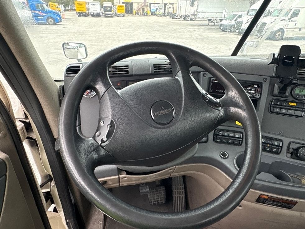 Day Cab Tractor-Heavy Duty Tractors-Freightliner-2019-Cascadia 12564ST-Medley-FL-564,995\n\t\tmiles-$ 30,750 - Image 11