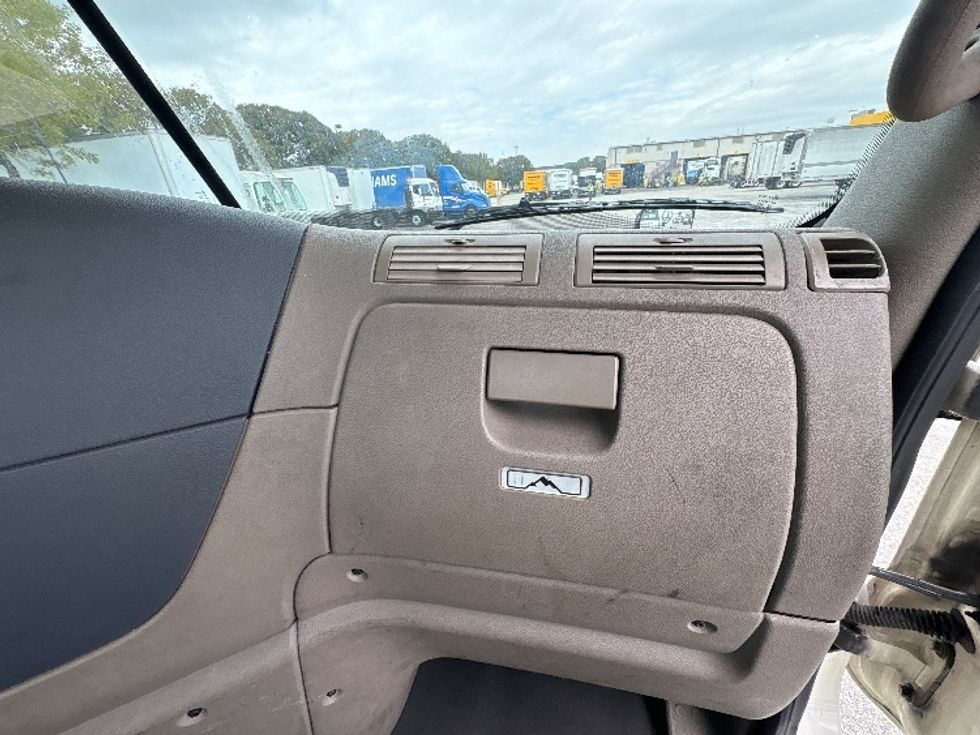 Day Cab Tractor-Heavy Duty Tractors-Freightliner-2019-Cascadia 12564ST-Medley-FL-564,995\n\t\tmiles-$ 30,750 - Image 13