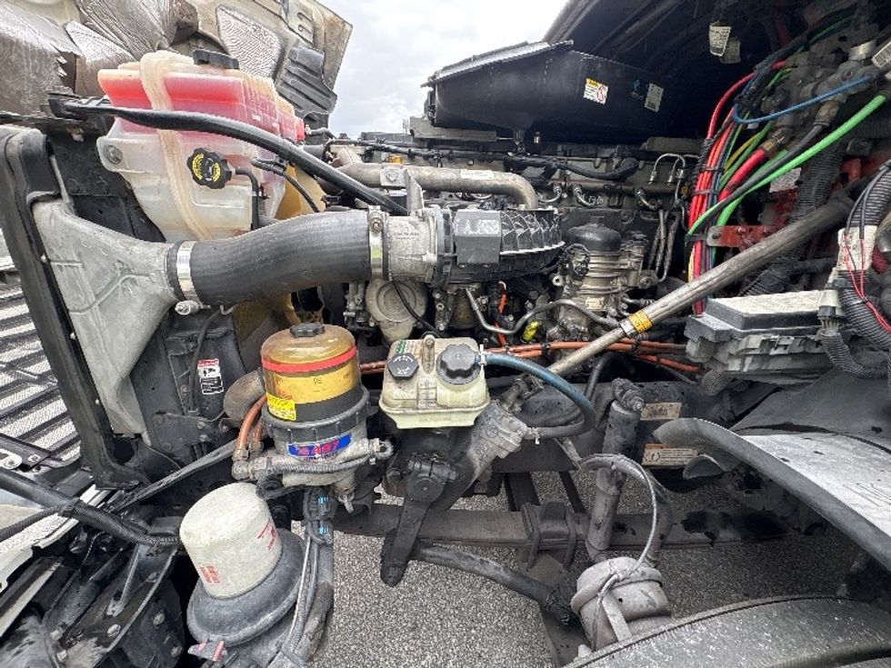 Day Cab Tractor-Heavy Duty Tractors-Freightliner-2019-Cascadia 12564ST-Medley-FL-564,995\n\t\tmiles-$ 30,750 - Image 16