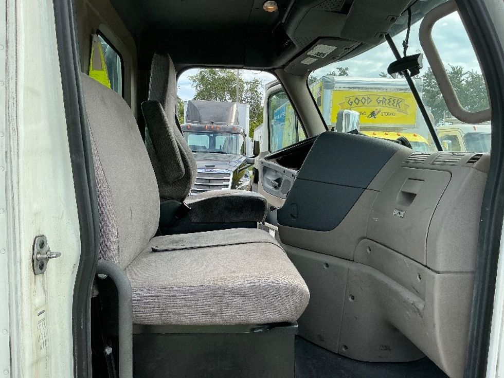 Day Cab Tractor-Heavy Duty Tractors-Freightliner-2019-Cascadia 12564ST-Medley-FL-663,672\n\t\tmiles-$ 22,250 - Image 14