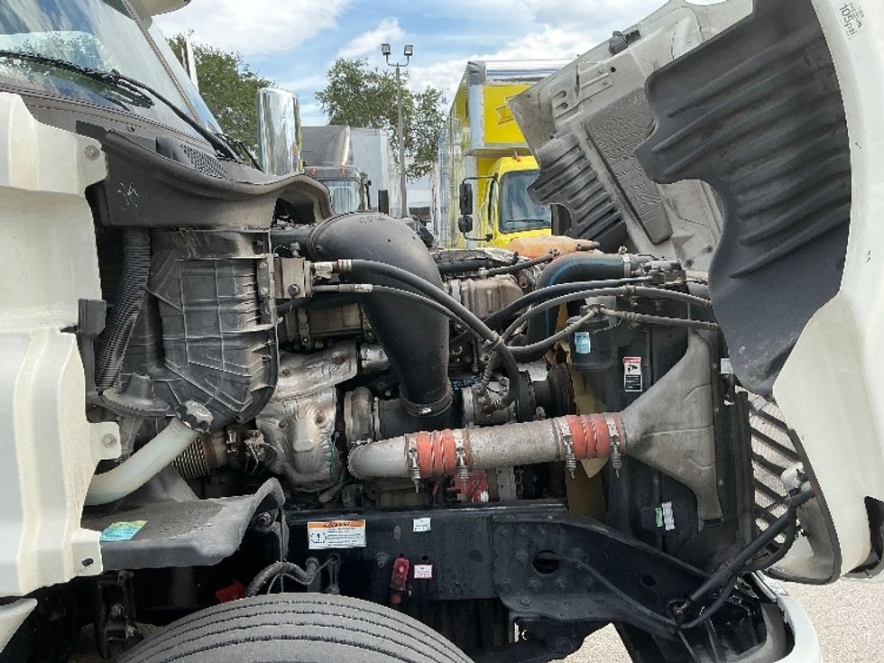 Day Cab Tractor-Heavy Duty Tractors-Freightliner-2019-Cascadia 12564ST-Medley-FL-663,672\n\t\tmiles-$ 22,250 - Image 15