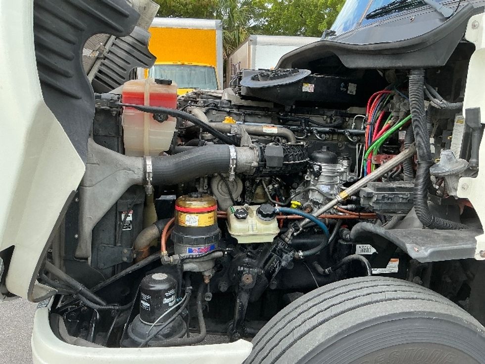 Day Cab Tractor-Heavy Duty Tractors-Freightliner-2019-Cascadia 12564ST-Medley-FL-663,672\n\t\tmiles-$ 22,250 - Image 16
