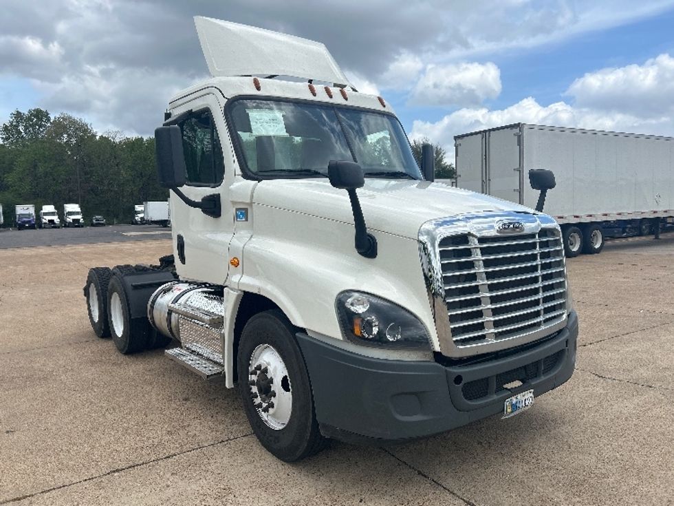 Day Cab Tractor-Heavy Duty Tractors-Freightliner-2019-Cascadia 12564ST-Memphis-TN-341,312\n\t\tmiles-$ 34,250 - Image 1
