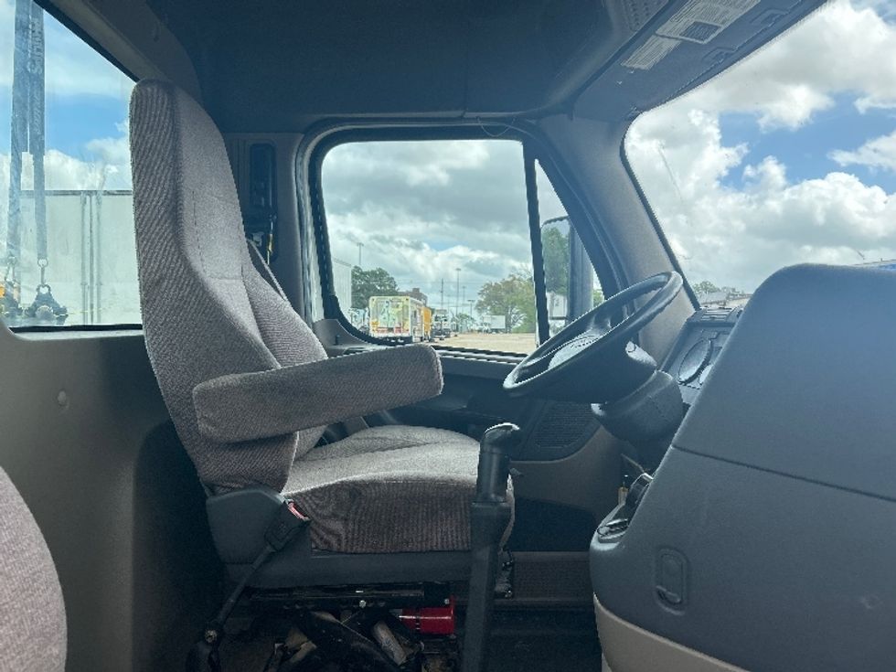 Day Cab Tractor-Heavy Duty Tractors-Freightliner-2019-Cascadia 12564ST-Memphis-TN-341,312\n\t\tmiles-$ 34,250 - Image 14