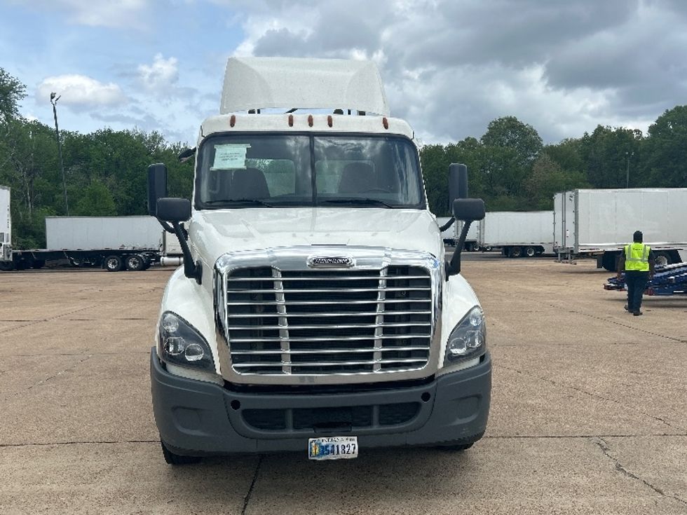 Day Cab Tractor-Heavy Duty Tractors-Freightliner-2019-Cascadia 12564ST-Memphis-TN-341,312\n\t\tmiles-$ 34,250 - Image 2