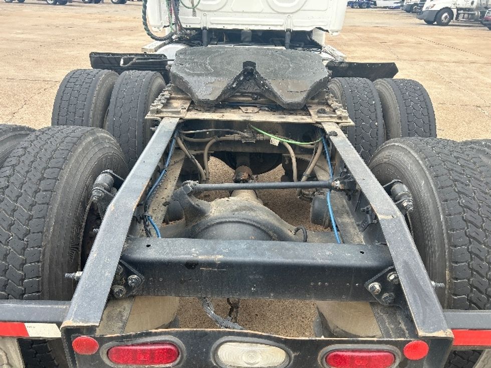 Day Cab Tractor-Heavy Duty Tractors-Freightliner-2019-Cascadia 12564ST-Memphis-TN-341,312\n\t\tmiles-$ 34,250 - Image 6