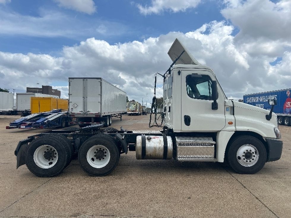 Day Cab Tractor-Heavy Duty Tractors-Freightliner-2019-Cascadia 12564ST-Memphis-TN-341,312\n\t\tmiles-$ 34,250 - Image 8