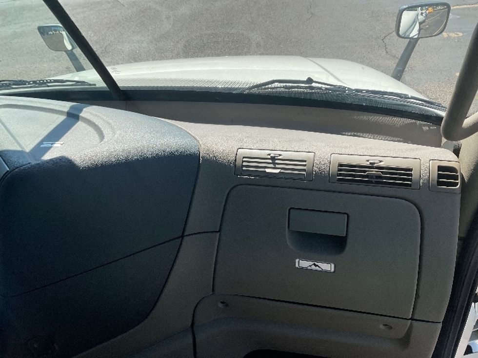 Day Cab Tractor-Heavy Duty Tractors-Freightliner-2019-Cascadia 12564ST-Memphis-TN-357,226\n\t\tmiles-$ 43,750 - Image 13