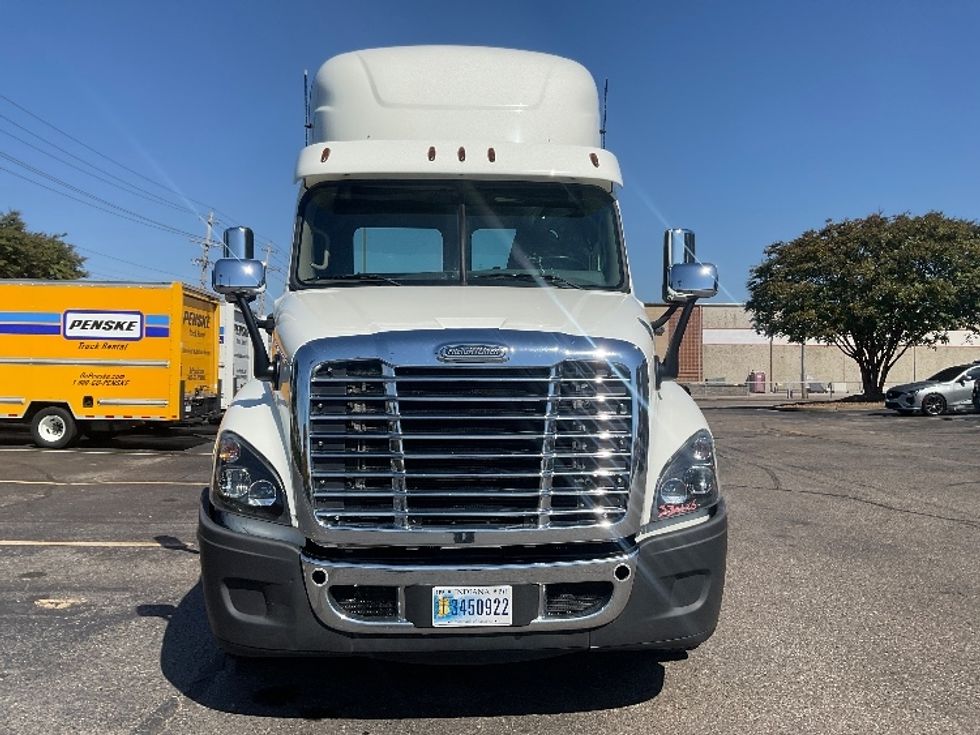 Day Cab Tractor-Heavy Duty Tractors-Freightliner-2019-Cascadia 12564ST-Memphis-TN-357,226\n\t\tmiles-$ 43,750 - Image 2