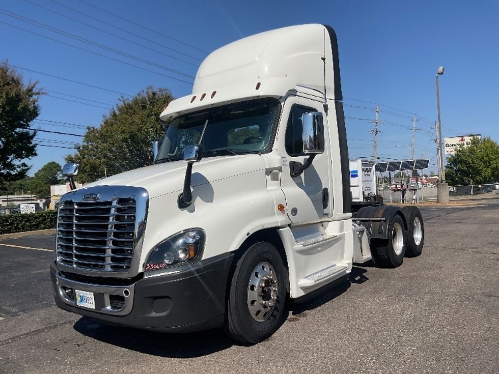 Day Cab Tractor-Heavy Duty Tractors-Freightliner-2019-Cascadia 12564ST-Memphis-TN-357,226\n\t\tmiles-$ 43,750 - Image 3