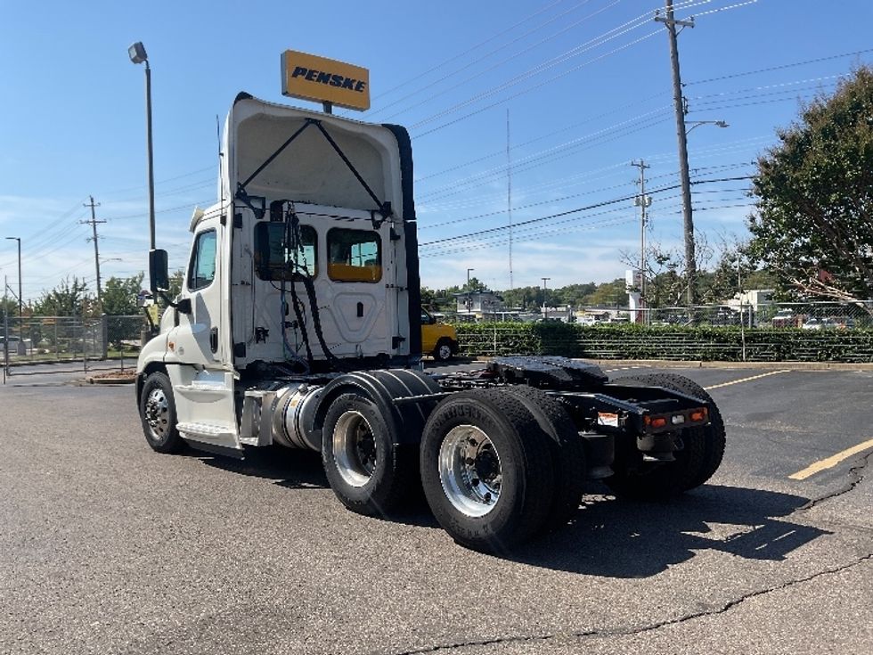 Day Cab Tractor-Heavy Duty Tractors-Freightliner-2019-Cascadia 12564ST-Memphis-TN-357,226\n\t\tmiles-$ 43,750 - Image 5