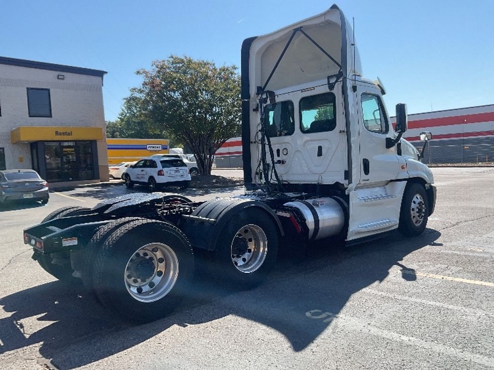 Day Cab Tractor-Heavy Duty Tractors-Freightliner-2019-Cascadia 12564ST-Memphis-TN-357,226\n\t\tmiles-$ 43,750 - Image 7