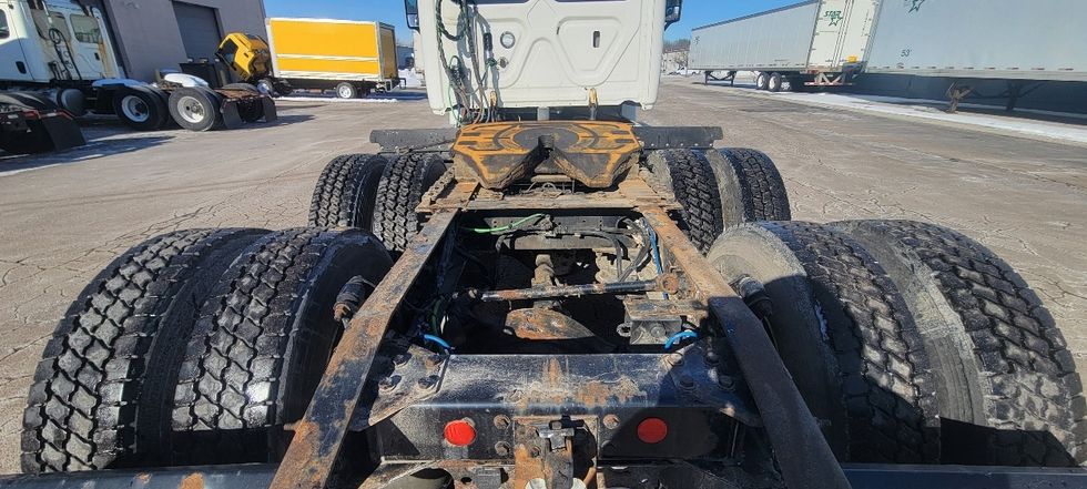 Day Cab Tractor-Heavy Duty Tractors-Freightliner-2019-Cascadia 12564ST-Middlefield-OH-518,453\n\t\tmiles-$ 32,500 - Image 6