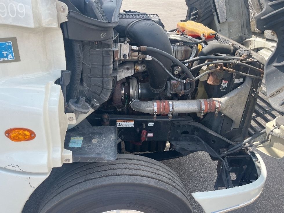 Day Cab Tractor-Heavy Duty Tractors-Freightliner-2019-Cascadia 12564ST-Middlefield-OH-565,537\n\t\tmiles-$ 24,250 - Image 15