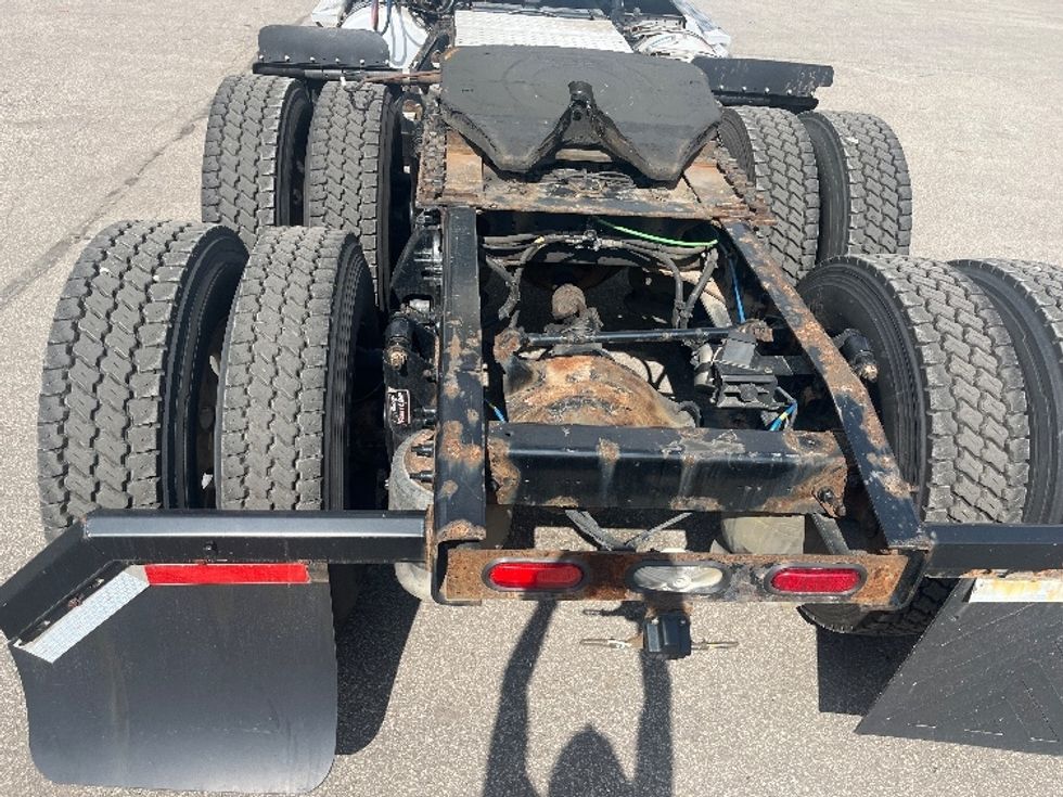 Day Cab Tractor-Heavy Duty Tractors-Freightliner-2019-Cascadia 12564ST-Middlefield-OH-565,537\n\t\tmiles-$ 24,250 - Image 6