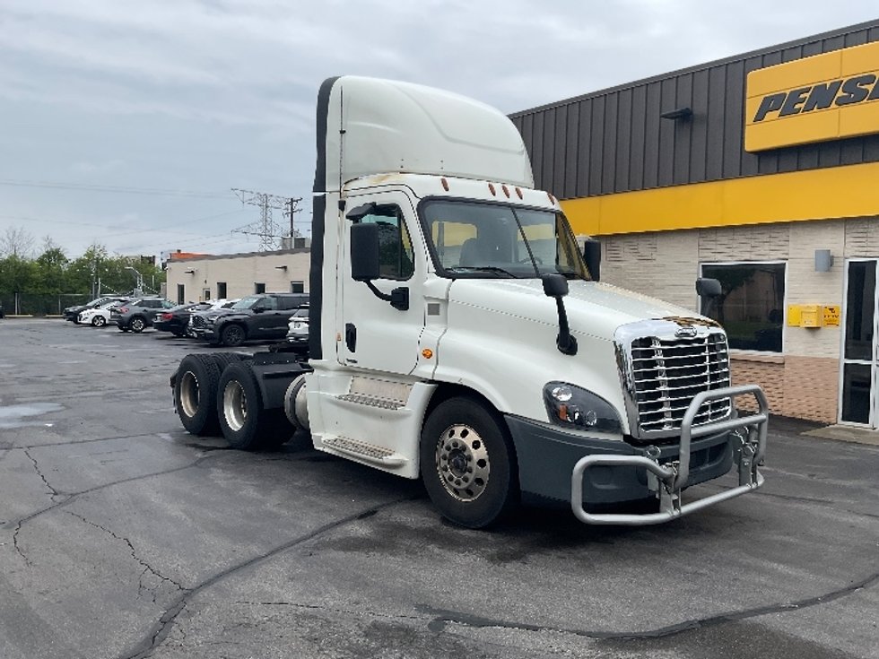 used-heavy-duty-trucks-for-sale-in-usa-penske-used-trucks