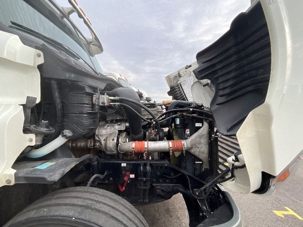 Day Cab Tractor-Heavy Duty Tractors-Freightliner-2019-Cascadia 12564ST-Milwaukee-WI-336,823\n\t\tmiles-$ 47,750 - Image 15