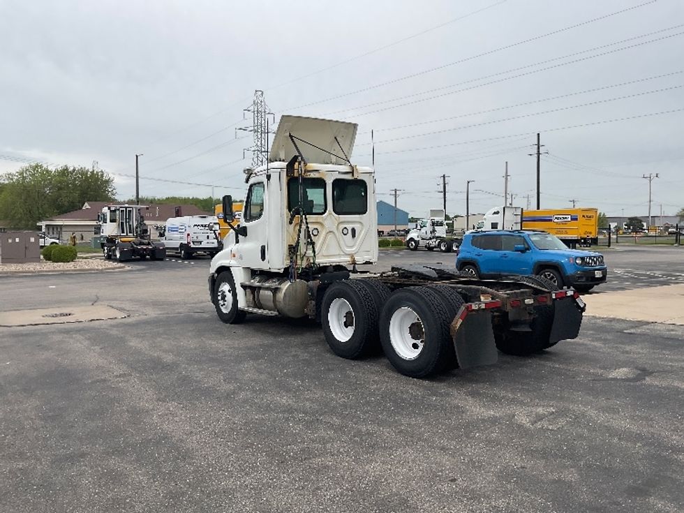 Day Cab Tractor-Heavy Duty Tractors-Freightliner-2019-Cascadia 12564ST-Milwaukee-WI-598,416\n\t\tmiles-$ 27,250 - Image 5