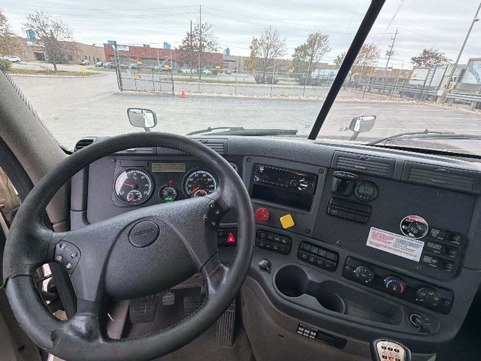 Day Cab Tractor-Heavy Duty Tractors-Freightliner-2019-Cascadia 12564ST-Mississauga-ON-443,830\n\t\tkm-$ 51,500 - Image 11