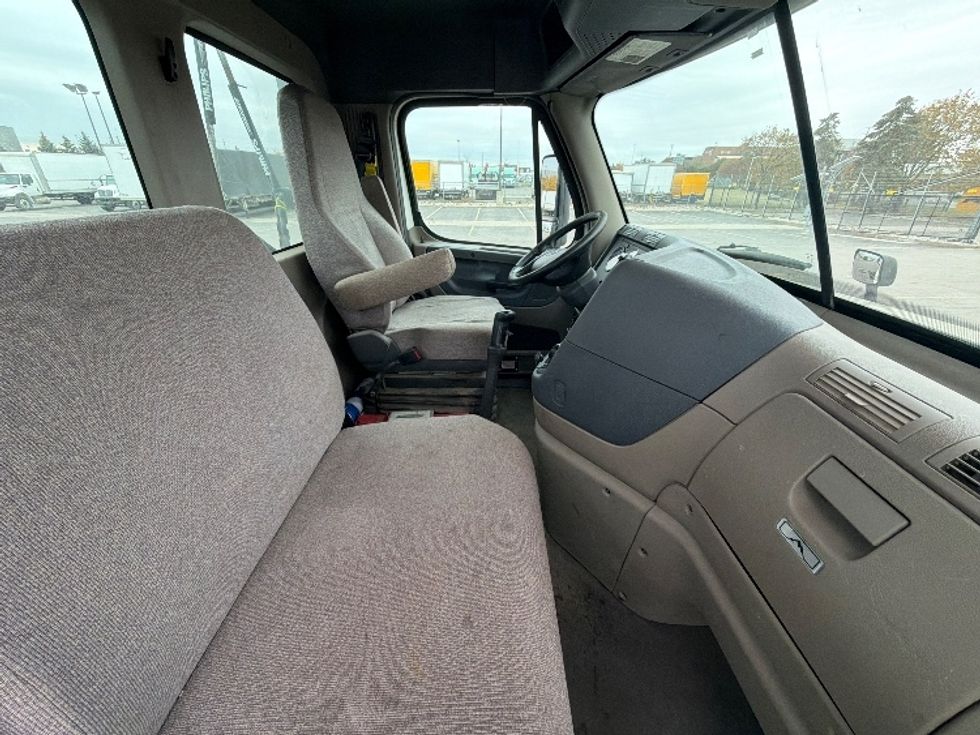 Day Cab Tractor-Heavy Duty Tractors-Freightliner-2019-Cascadia 12564ST-Mississauga-ON-443,830\n\t\tkm-$ 51,500 - Image 14