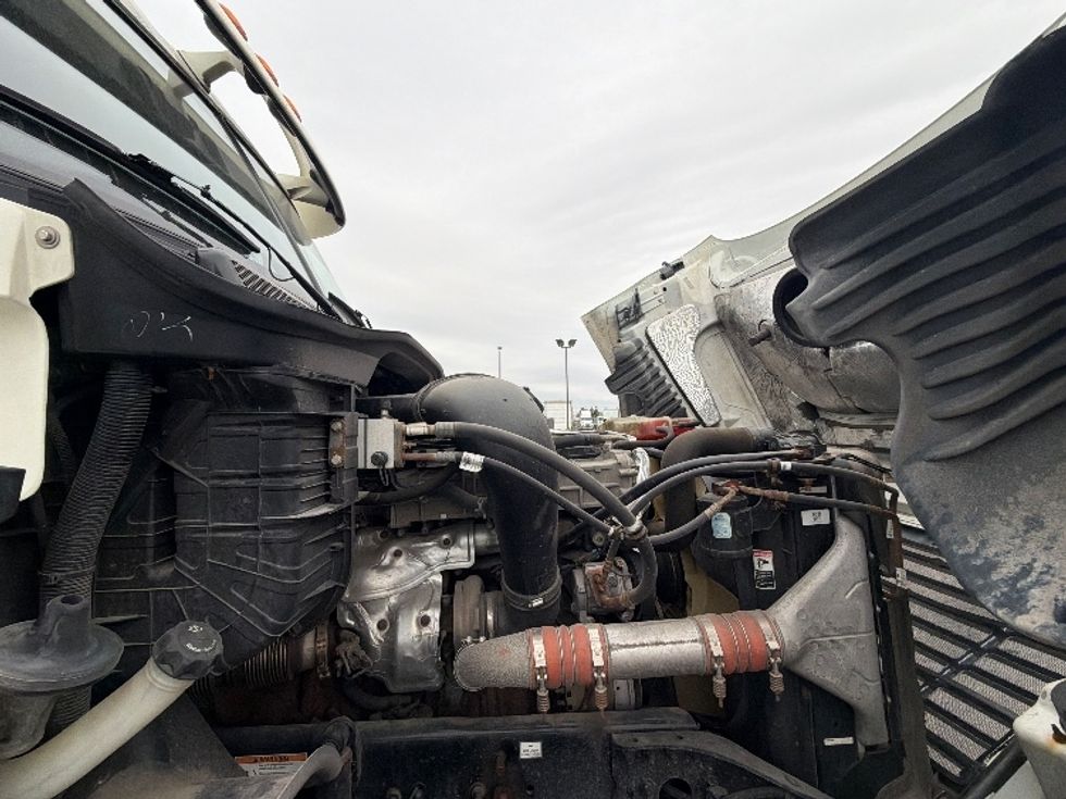 Day Cab Tractor-Heavy Duty Tractors-Freightliner-2019-Cascadia 12564ST-Mississauga-ON-443,830\n\t\tkm-$ 51,500 - Image 15