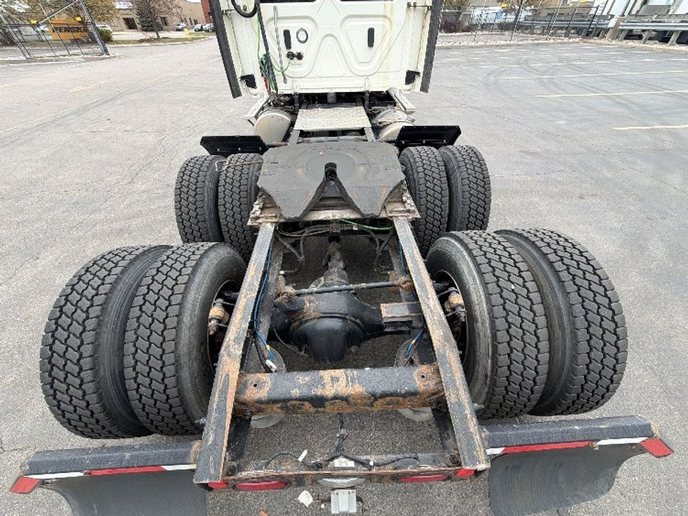 Day Cab Tractor-Heavy Duty Tractors-Freightliner-2019-Cascadia 12564ST-Mississauga-ON-443,830\n\t\tkm-$ 51,500 - Image 6