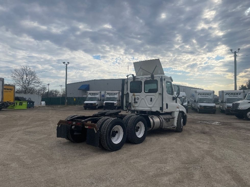 Day Cab Tractor-Heavy Duty Tractors-Freightliner-2019-Cascadia 12564ST-Moberly-MO-382,434\n\t\tmiles-$ 51,750 - Image 7