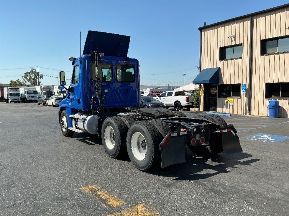 Day Cab Tractor-Heavy Duty Tractors-Freightliner-2019-Cascadia 12564ST-Montebello-CA-246,087\n\t\tmiles-$ 51,500 - Image 5