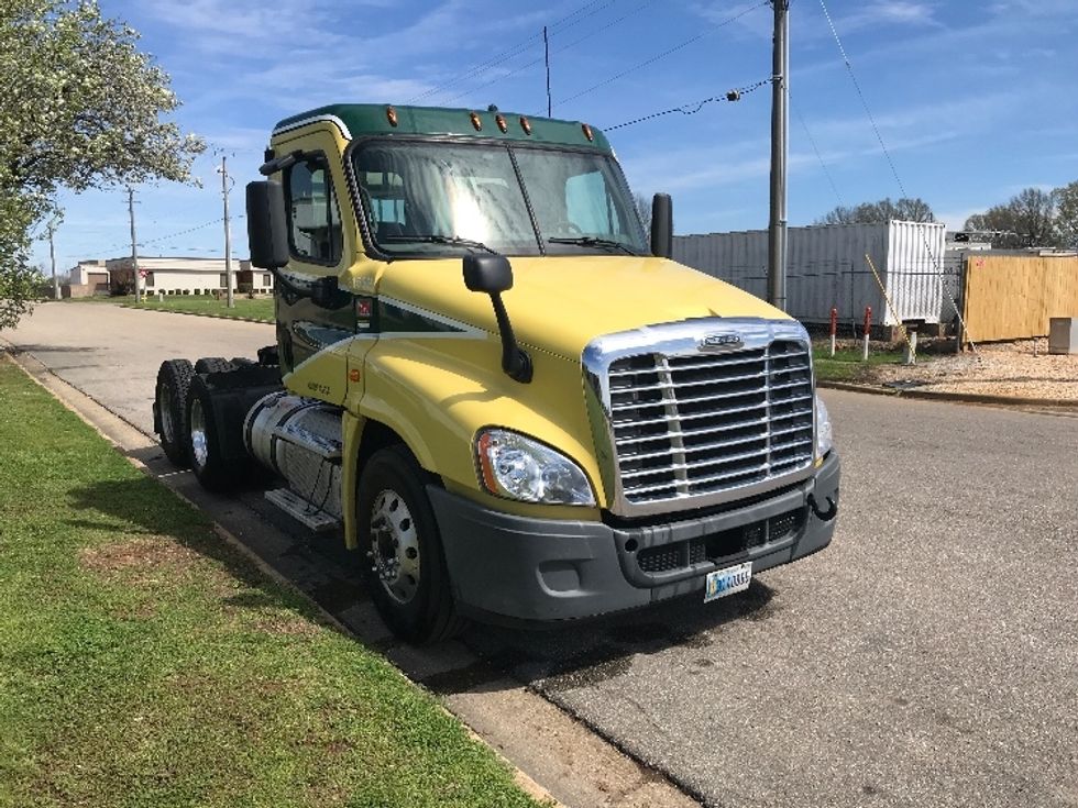 Day Cab Tractor-Heavy Duty Tractors-Freightliner-2019-Cascadia 12564ST-Montgomery-AL-307,499
miles-$ 56,000